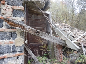 Obrázok - Pohľad na budovu skladu agrochemikálií. (203)