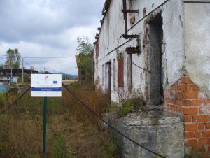 Obrázok - Budova, v ktorej sú umiestnené staré agrochemikálie (344)